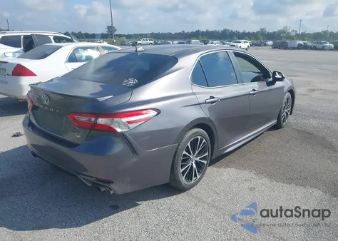 2020 Toyota Camry Se z USA, uszkodzony, nr VIN 4T1G11AK6LU942189